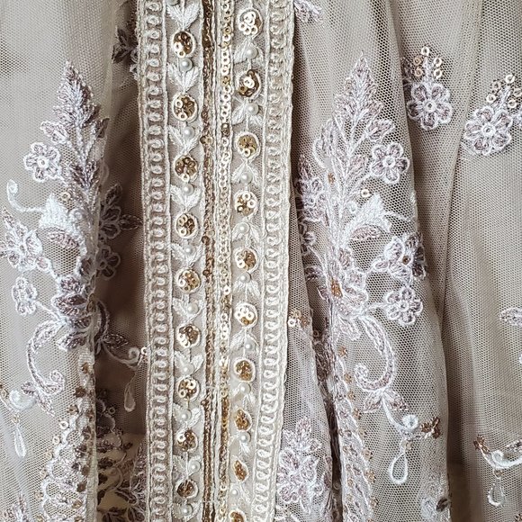 Maria B Off White / Beige Dress with Beautiful Embroidery (3 piece suit) - Picture 13 of 15